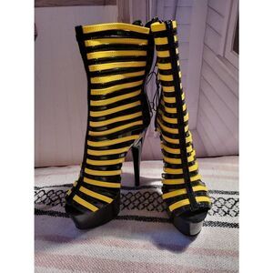 New Pleaser delight 600 bee sz5 boots